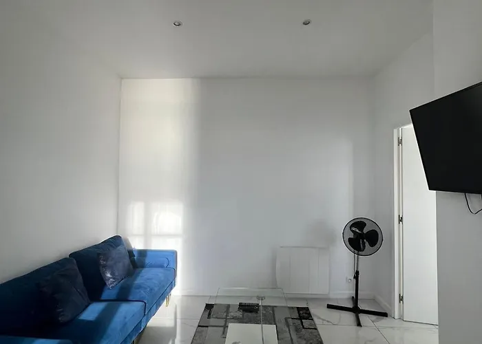 Seaview With 1 Bedroom - Next To Monaco 보솔레이